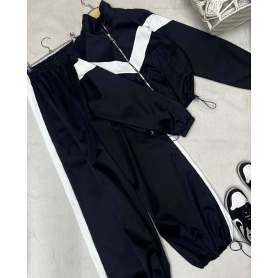 Двокольоровий oversize костюм із плащівки TrioContrast — червоний/чорний/беж, Мод.1460-6220