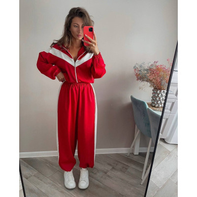 Двокольоровий oversize костюм із плащівки TrioContrast — червоний/чорний/беж, Мод.1460-6220