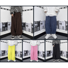 Вельветові Oversize штани «VelvetVibe» з затяжками та кишенями 6220-1856 (барбі, шоколад, синій, чорний, молочний, лимон)