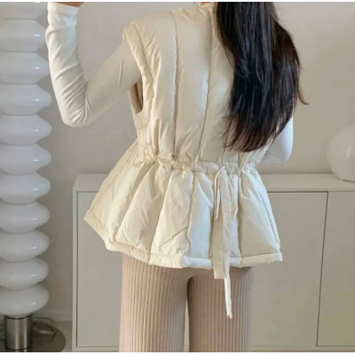 SkyWarm 6260-4232 утеплена жилетка oversize з плащівки на синтепоні 150 — молочно‑чорна