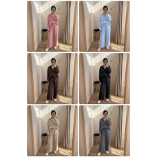 Весняний костюм із американського креп-жатки 817-094 SpringLuxe у кольорах шоколад графіт рожевий чорний беж блакитний
