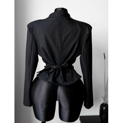 Піджак-на-зав’язках з плічиками з костюмної тканини Milk Black 4959-582 — молочно‑чорний, з поясом для регулювання посадки