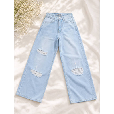 Блакитні джинси денім — стильні та зручні для щоденного образу