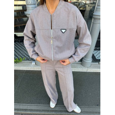 Жіночий костюм business casual з кашеміру ялинка 1464-499 у кольорах сірий, бежевий, шоколад — укорочений жакет на блискавці та прямі штани з високою посадкою
