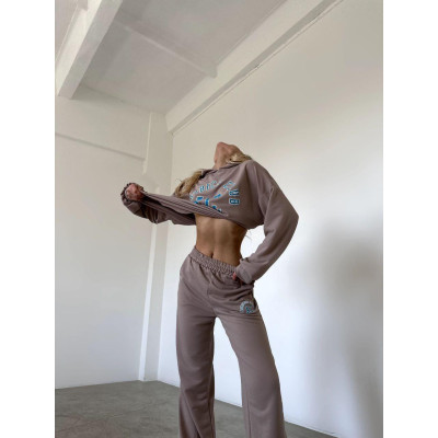 Stylish Aerobic Club Suit 1545-468: бежевий і сірий, комфорт та стиль на тренуваннях