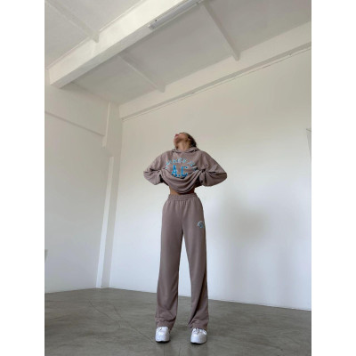 Stylish Aerobic Club Suit 1545-468: бежевий і сірий, комфорт та стиль на тренуваннях