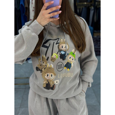 Ексклюзивний жіночий костюм Labubu з принтом 1550-F 721: бежевий, рожевий, графіт, сірий