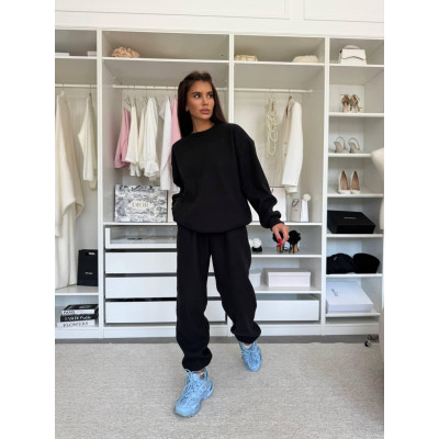 Елегантний жіночий oversize костюм з ангори: модель 1557-387, чорний та бежовий.