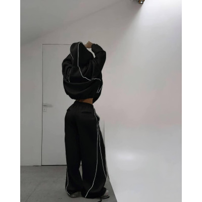 Костюм жіночий oversize Модель 847-1076: стильний та комфортний у чорному, білому та рожевому варіантах